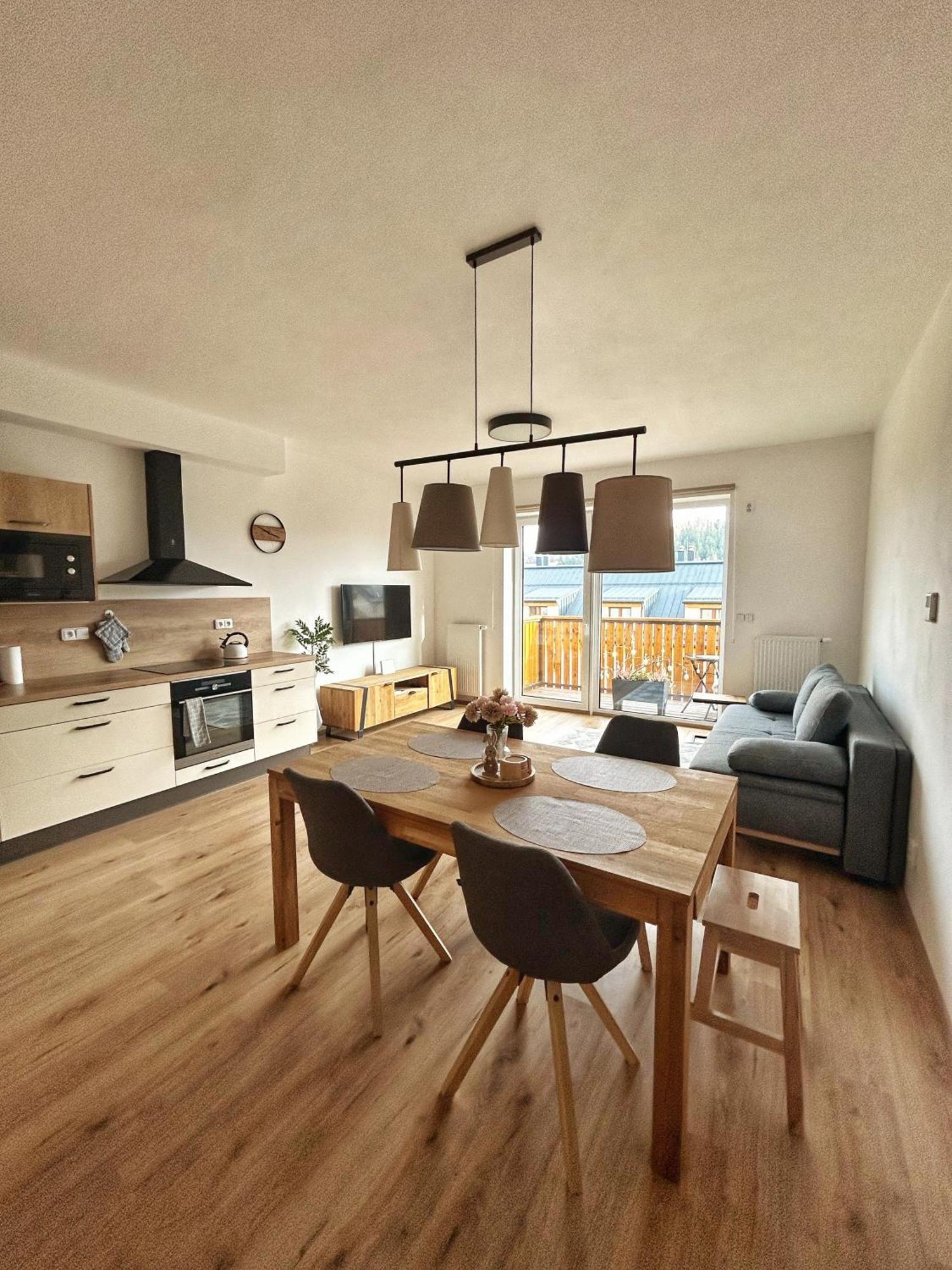 Kasperky Apartment กัชแปร์สแก ฮอรี ภายนอก รูปภาพ